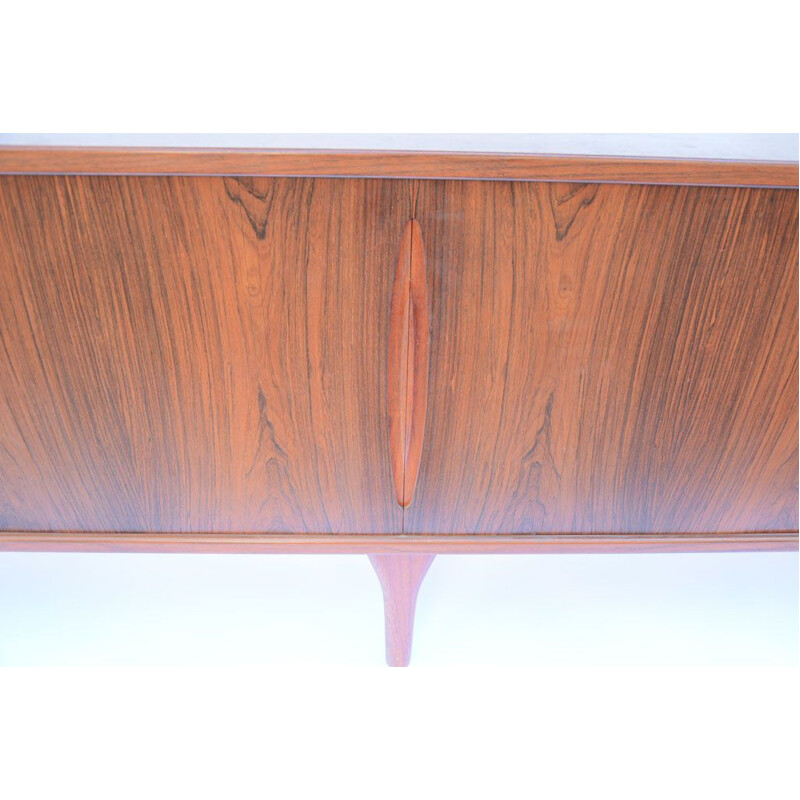 Vintage sideboard in rosewood by Henning Kjaernulf