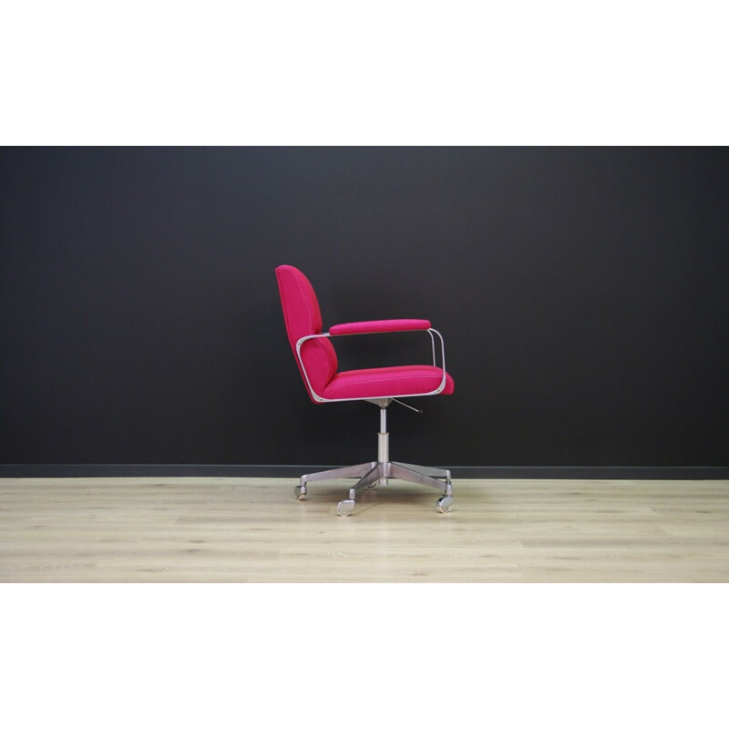 Fauteuil rose vintage en aluminium