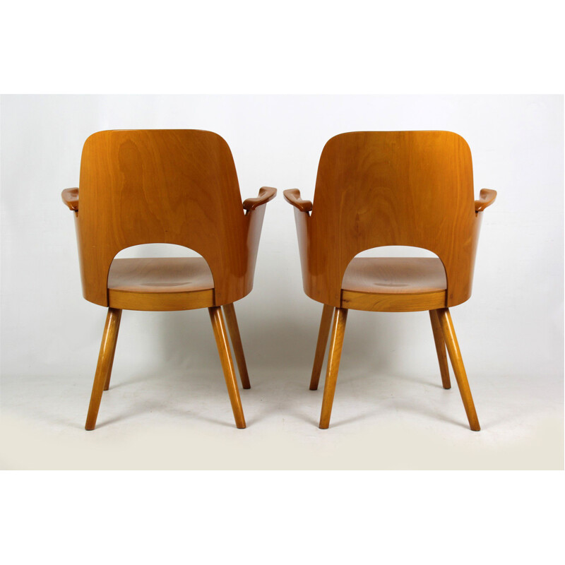 2 vintage wooden chairs by Lubomír Hofmann 1950