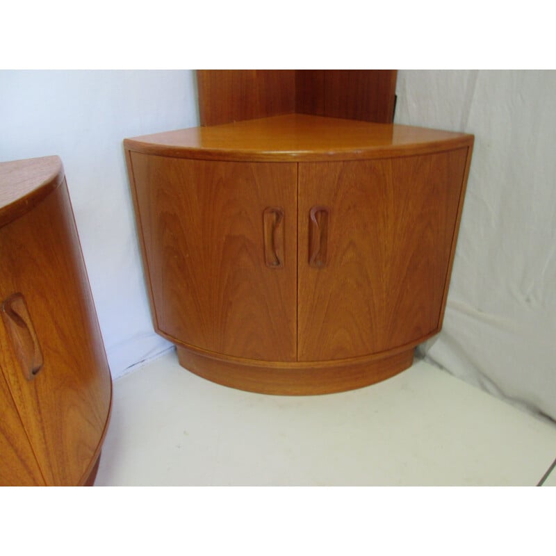 Set of 2 vintage corner cabinets in teak