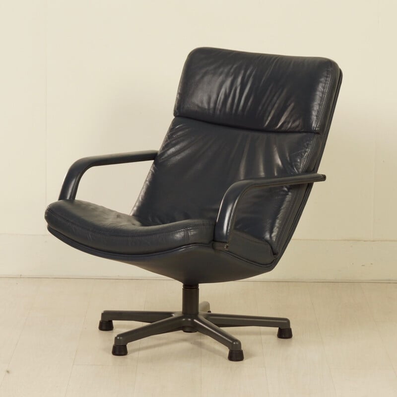 Vintage F154 armchair by Geoffrey Harcourt for Artifort