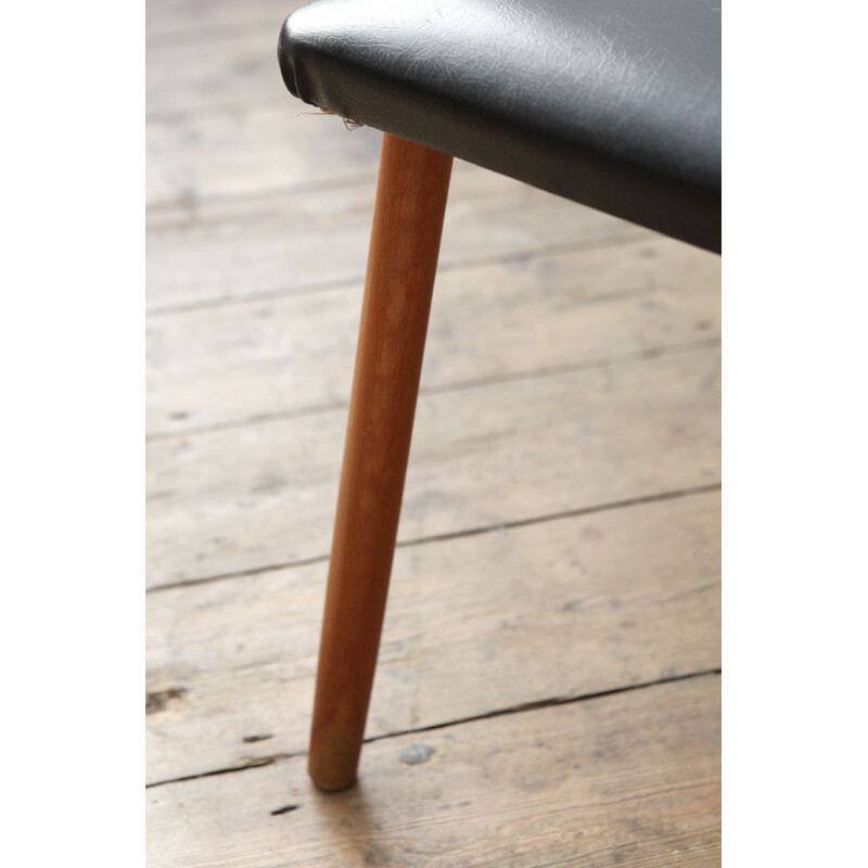 Tabouret vintage en hêtre et skai noir