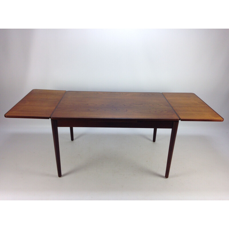 Vintage extendable dining table in teak by Pastoe