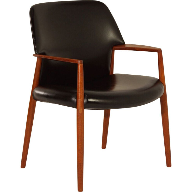 Vintage Danish armchair by Ejnar Larsen and Aksel Bender Madsen for Fritz Hansen