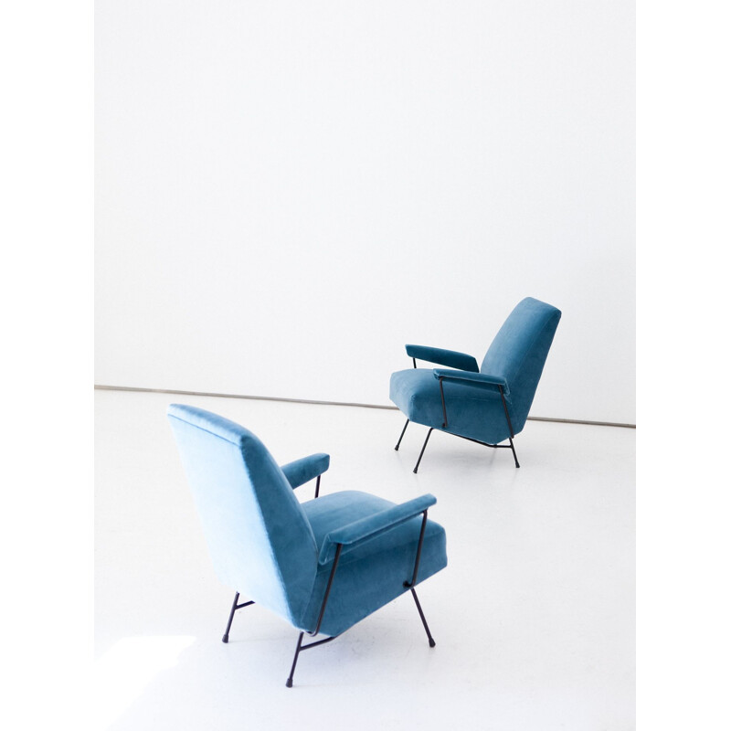Paire de fauteuils vintage bleus en velours italien 1950