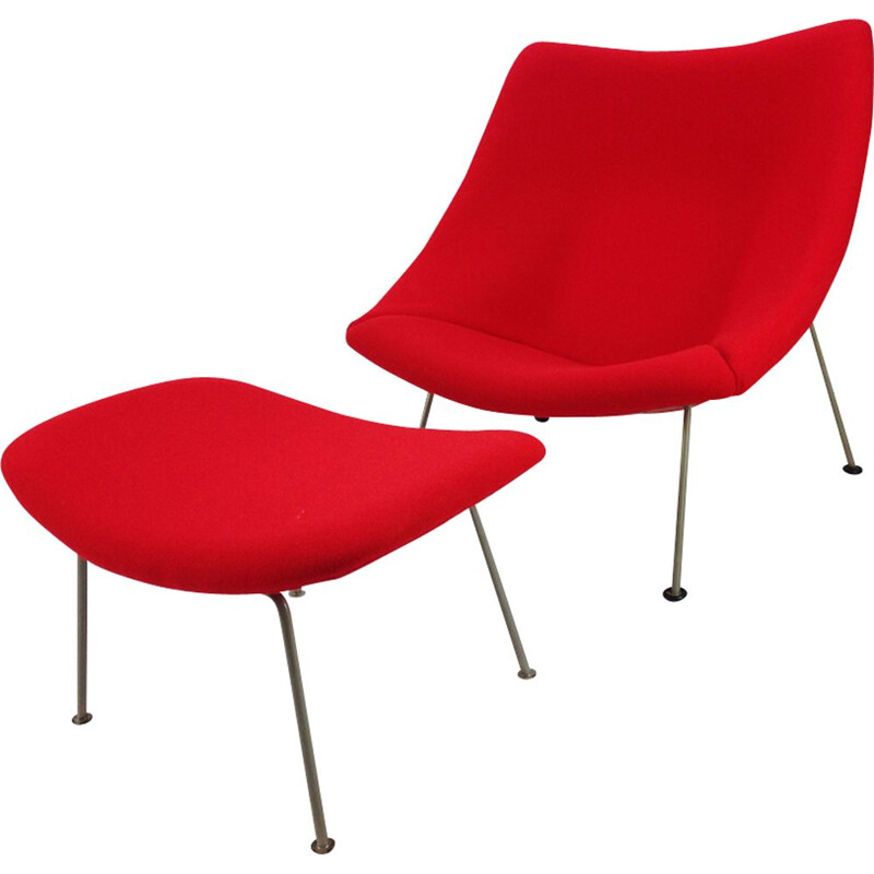 Vintage oyster chair with ottoman by Pierre Paulin for Artifort