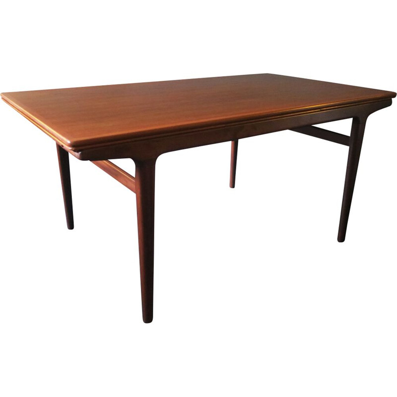 Vintage extendable dining table in teak by Johannes Andersen for Uldum