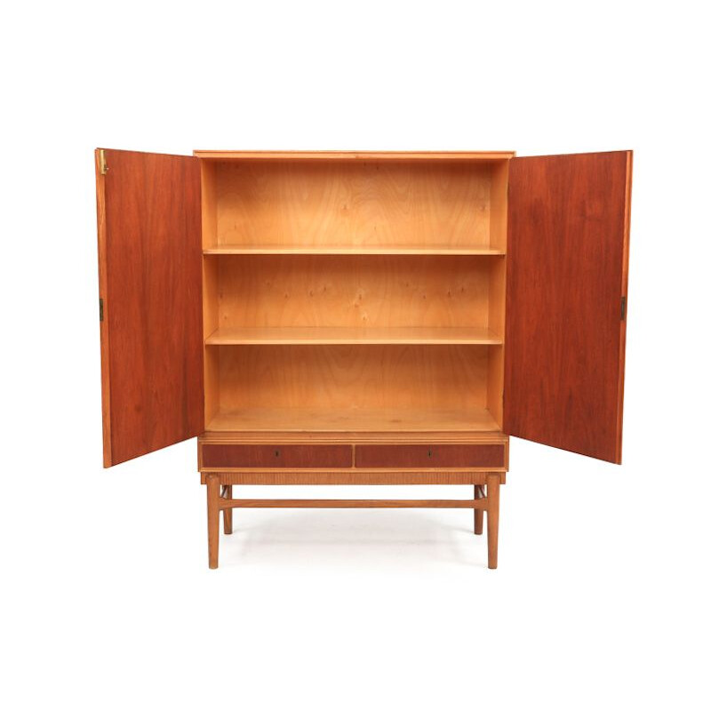 Vintage danish cabinet in teak & oak