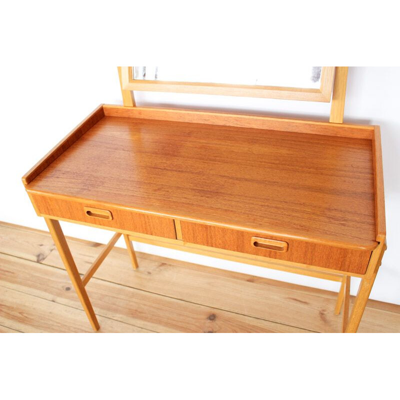Vintage dressing table in teak