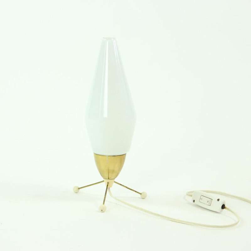 Lampe de table vintage en verre opalin blanc et laiton