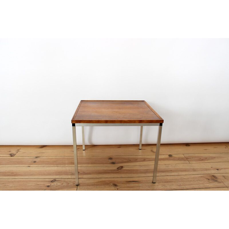 Checkerboard coffe table with Reversible tray in Rio rosewood