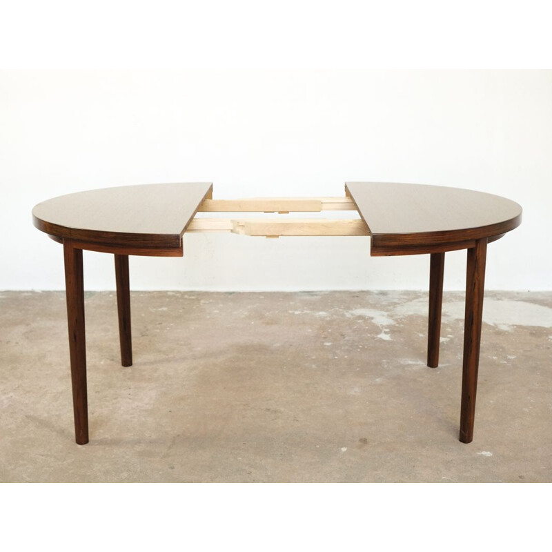 Vintage Danish dining table in rosewood