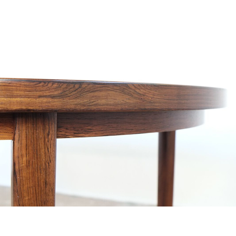 Vintage Danish dining table in rosewood