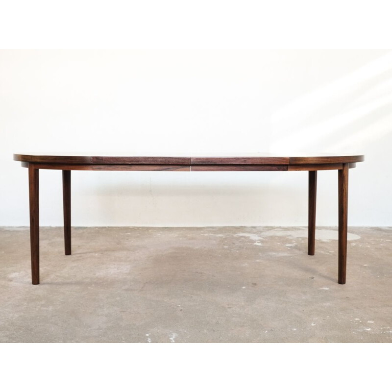 Vintage Danish dining table in rosewood