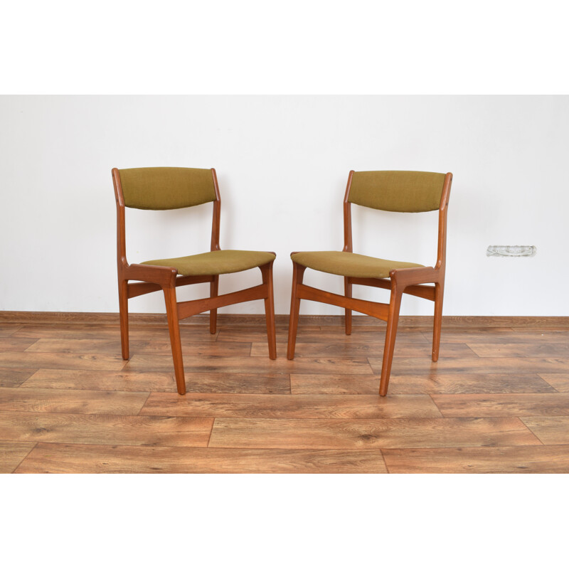 Set of 2 vintage dining chairs in teak by Nova