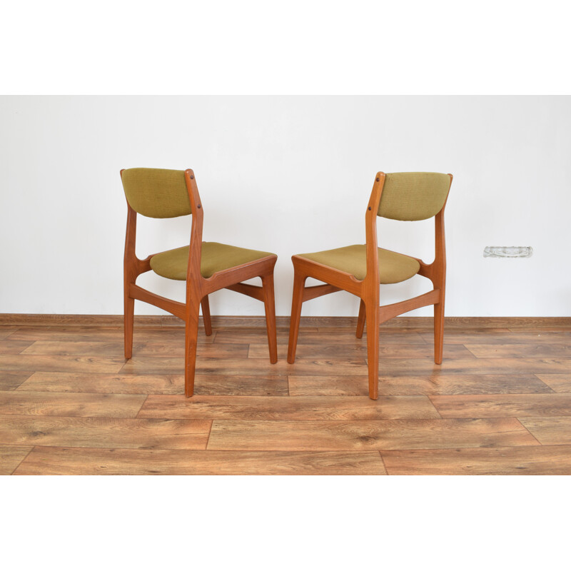 Set of 2 vintage dining chairs in teak by Nova