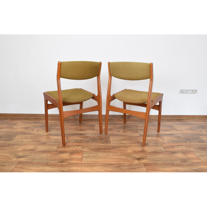 Set of 2 vintage dining chairs in teak by Nova