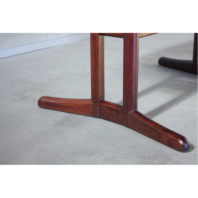 Vintage Danish dining table in rosewood