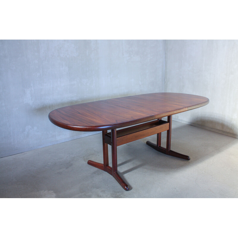 Vintage Danish dining table in rosewood