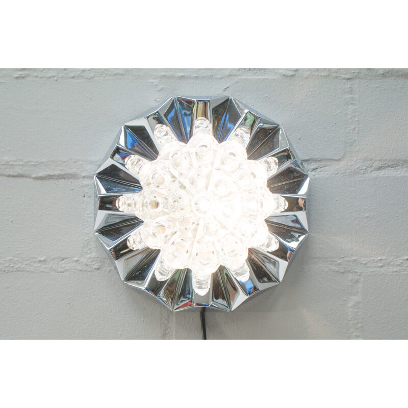 Vintage wall sconce in chrome and 3D structured glass