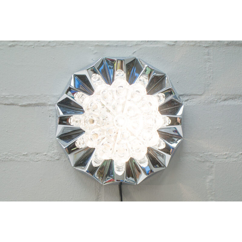 Wall sconce in Chrome and 3D Structured Glass