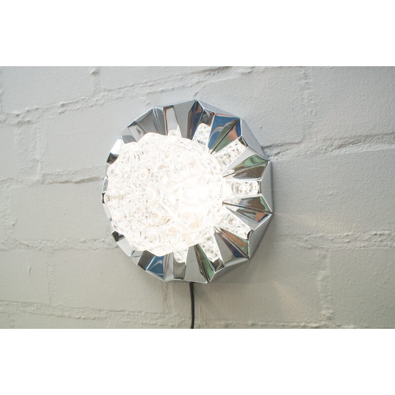 Vintage wall sconce in chrome and 3D structured glass