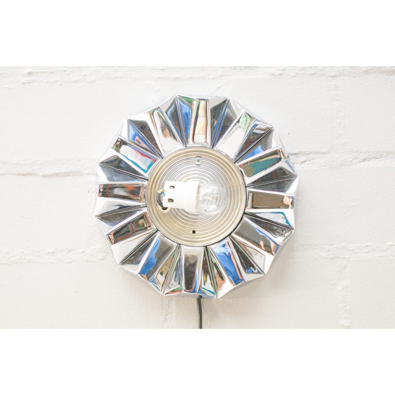 Wall sconce in Chrome and 3D Structured Glass