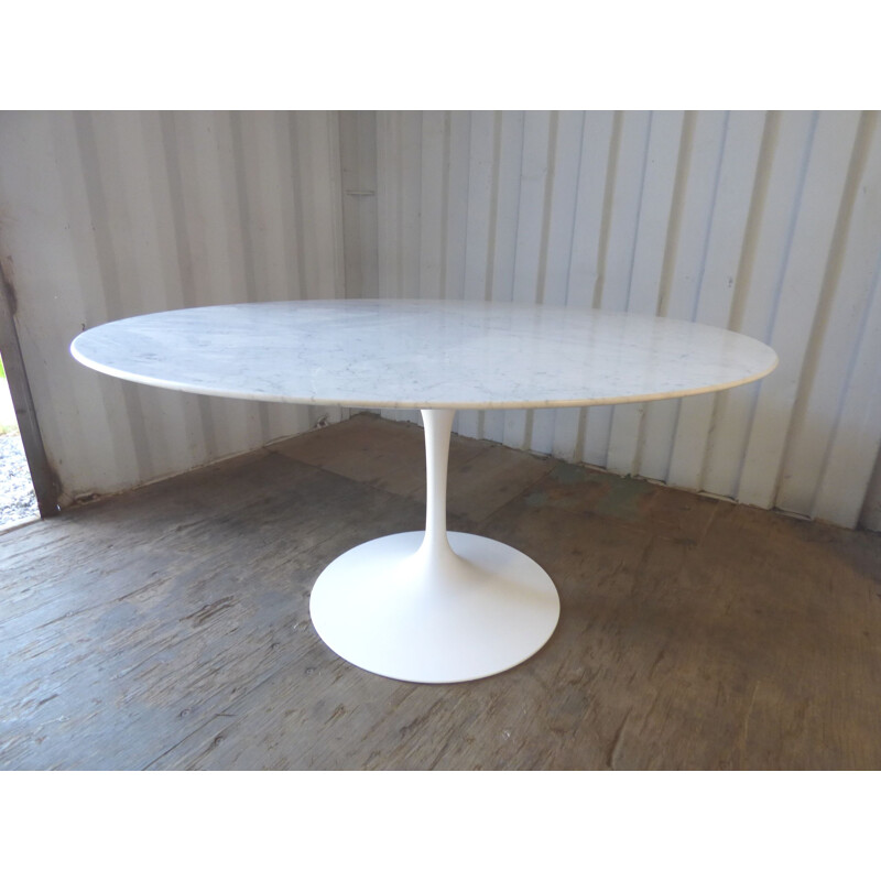Table vintage blanche en marbre de carare par Saarinen pour Knoll 137 cm