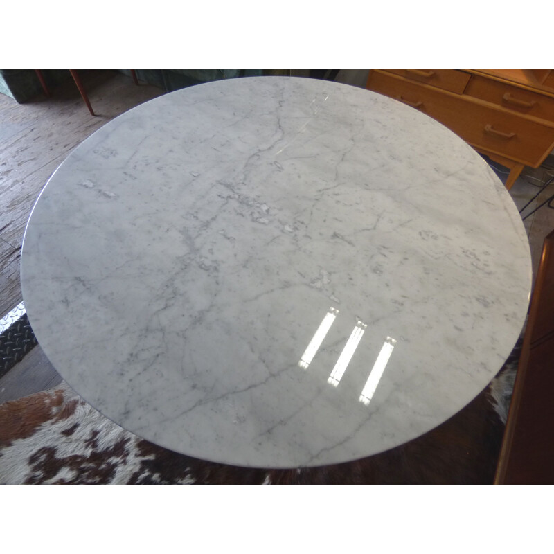 Table vintage white marble carare by Saarinen for Knoll 137 cm