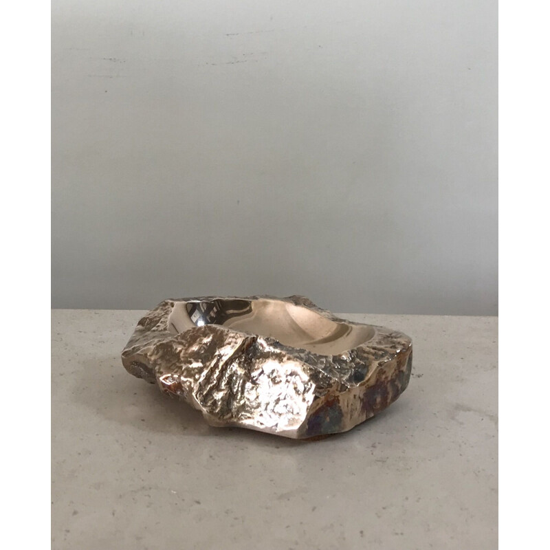 Sculptural empty Pocket de Monique Gerber