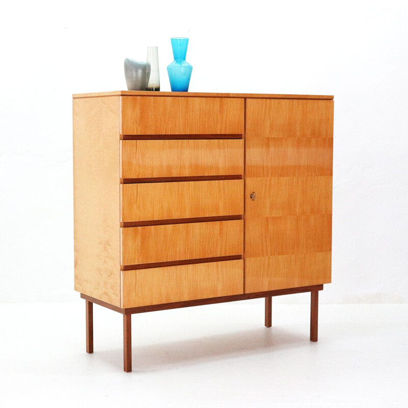 Vintage chest of drawers in Maple and Walnut