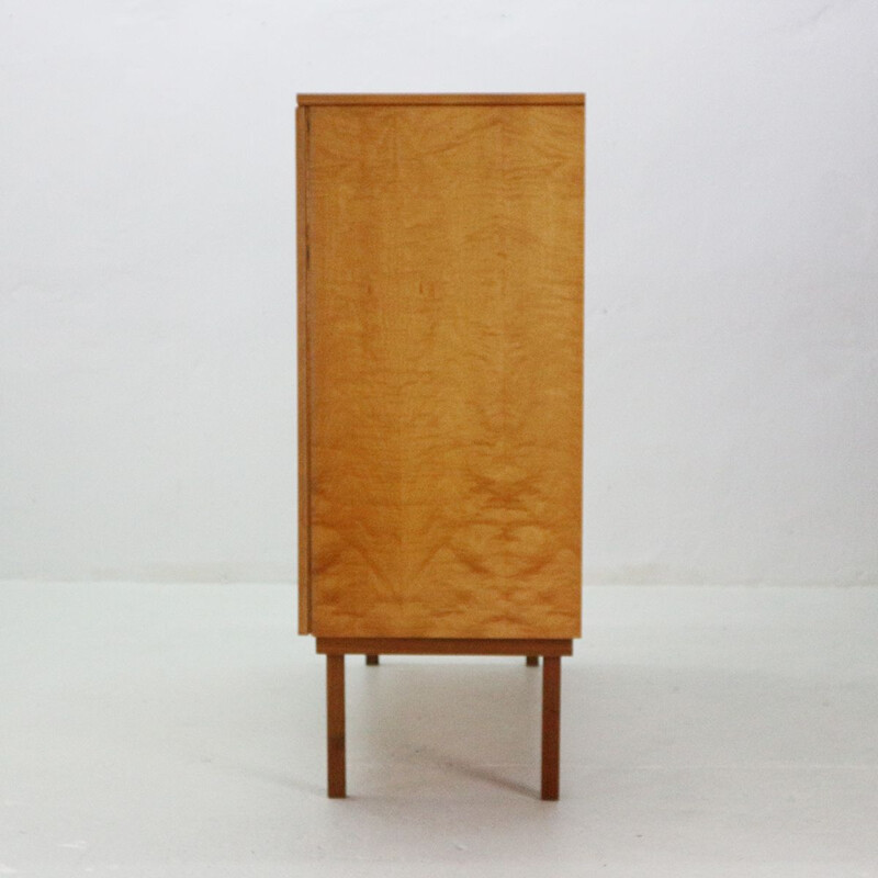 Vintage chest of drawers in Maple and Walnut