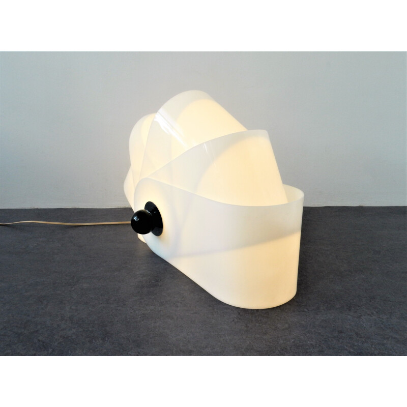 White acrylic "Gherpe" floor lamp by Superstudio for Poltronova