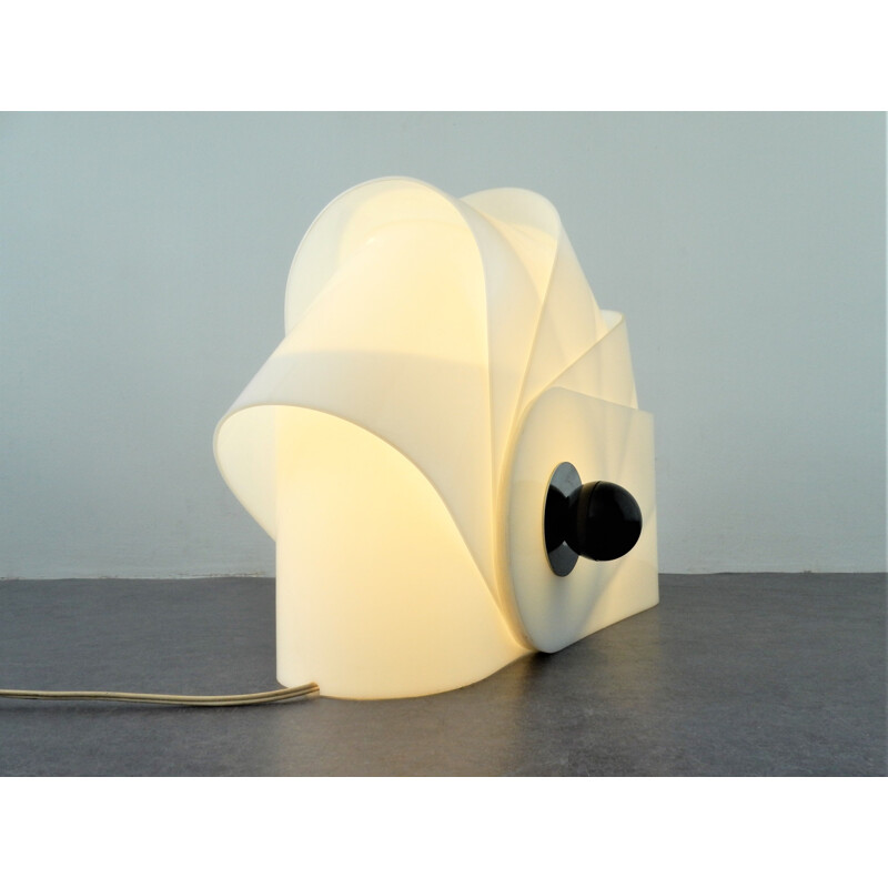White acrylic "Gherpe" floor lamp by Superstudio for Poltronova