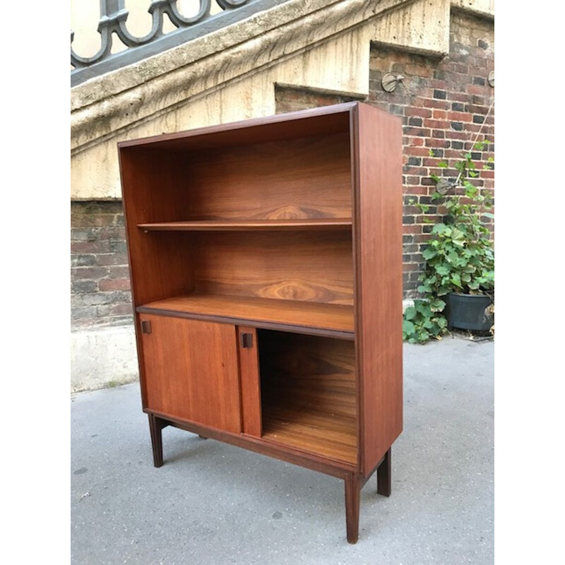 Vintage scandinavian bookcase in teak