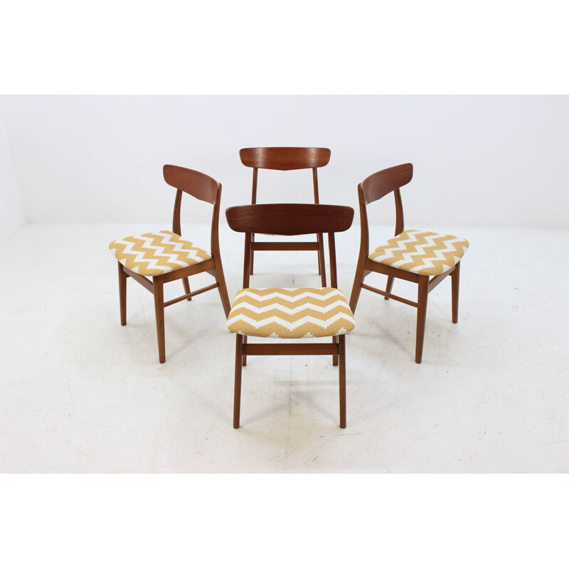 Vintage set of 4 chairs in teak