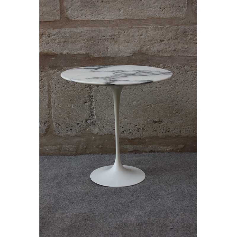 Vintage side table "Tulip" by Eero Saarinen