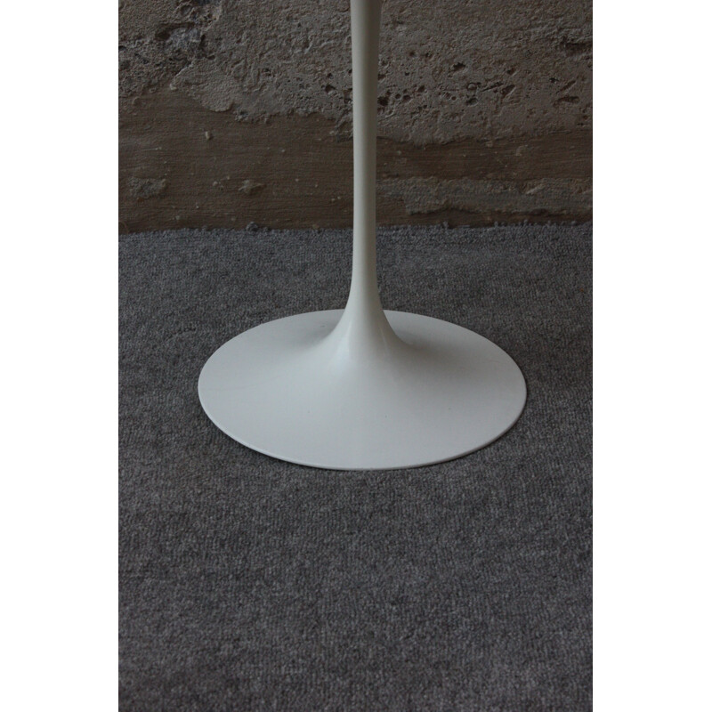 Vintage side table "Tulip" by Eero Saarinen