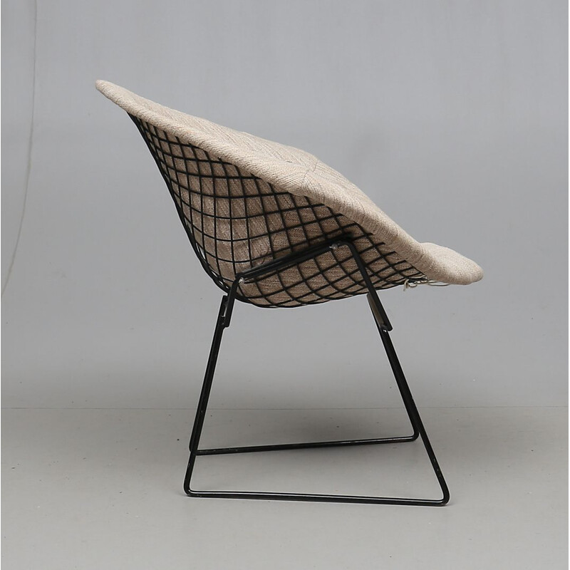 Vintage diamond armchair by Harry Bertoia for knoll