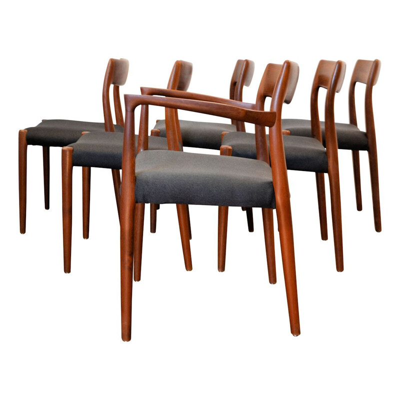 Suite de 6 chaises en teck vintage par Niels O. Møller