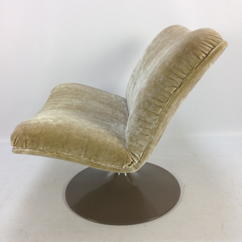 Vintage 504 lounge chair by Geoffrey Harcourt for Artifort