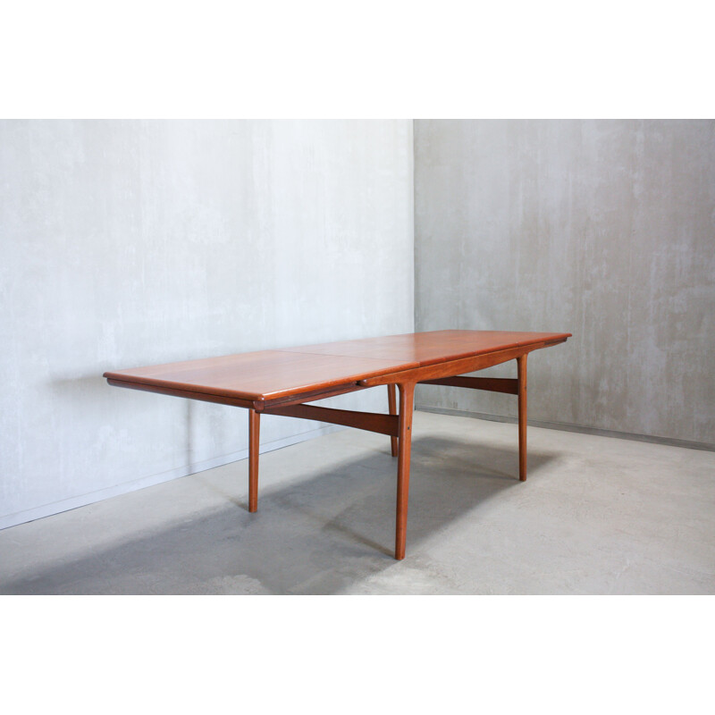 Vintage teak dining table by Arne Hovmand-Olsen for Mogens Kold