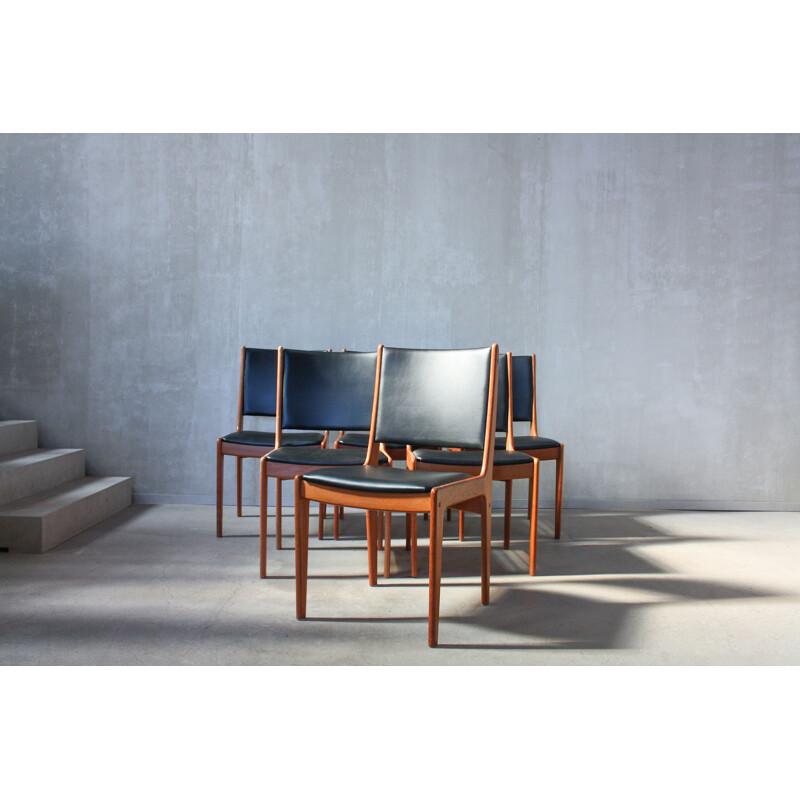 Set of 6 dining chairs in teak by Johannes Andersen for Uldum Mobelfabrik