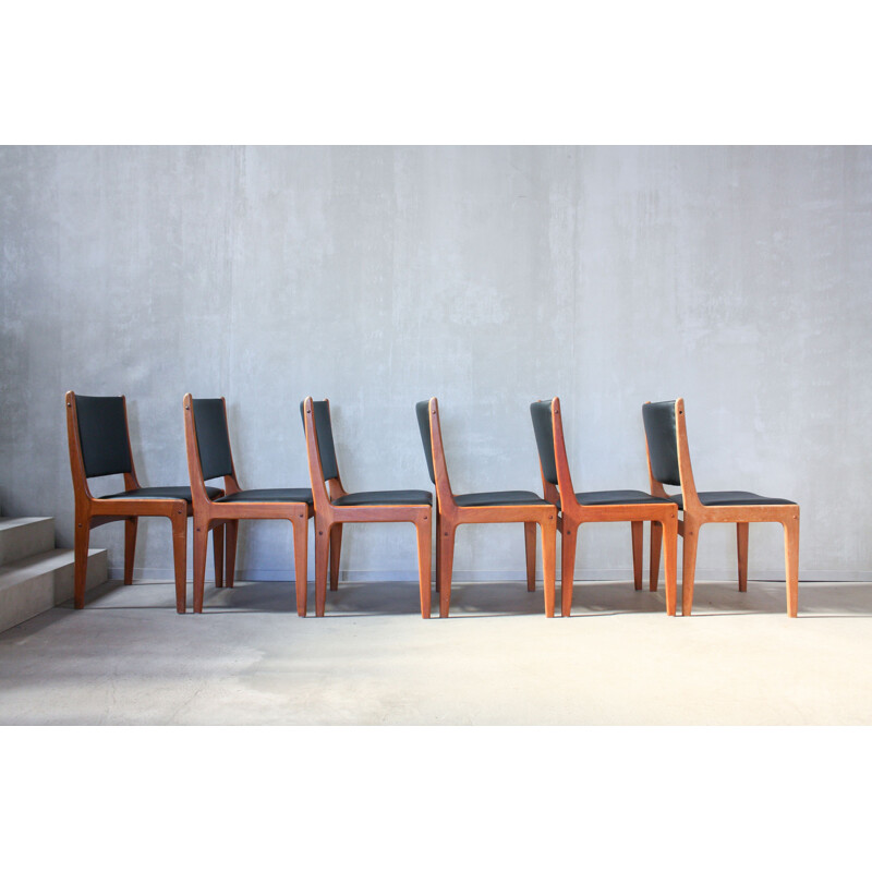 Set of 6 dining chairs in teak by Johannes Andersen for Uldum Mobelfabrik