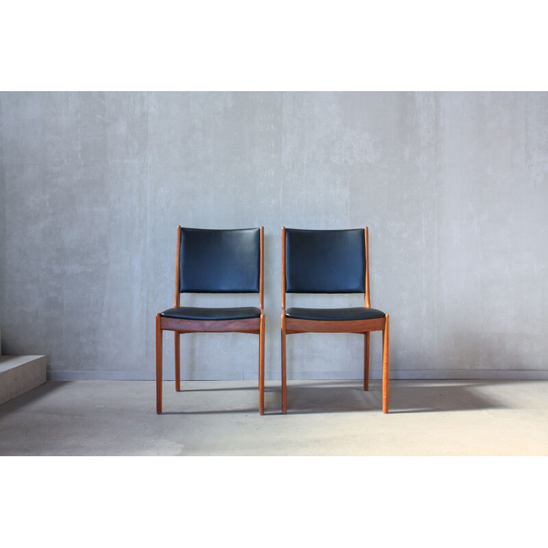 Set of 6 dining chairs in teak by Johannes Andersen for Uldum Mobelfabrik