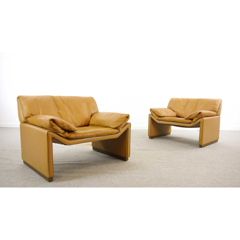 Suite de 2 fauteuil vintage en cuir cognac par Etienne Aigner