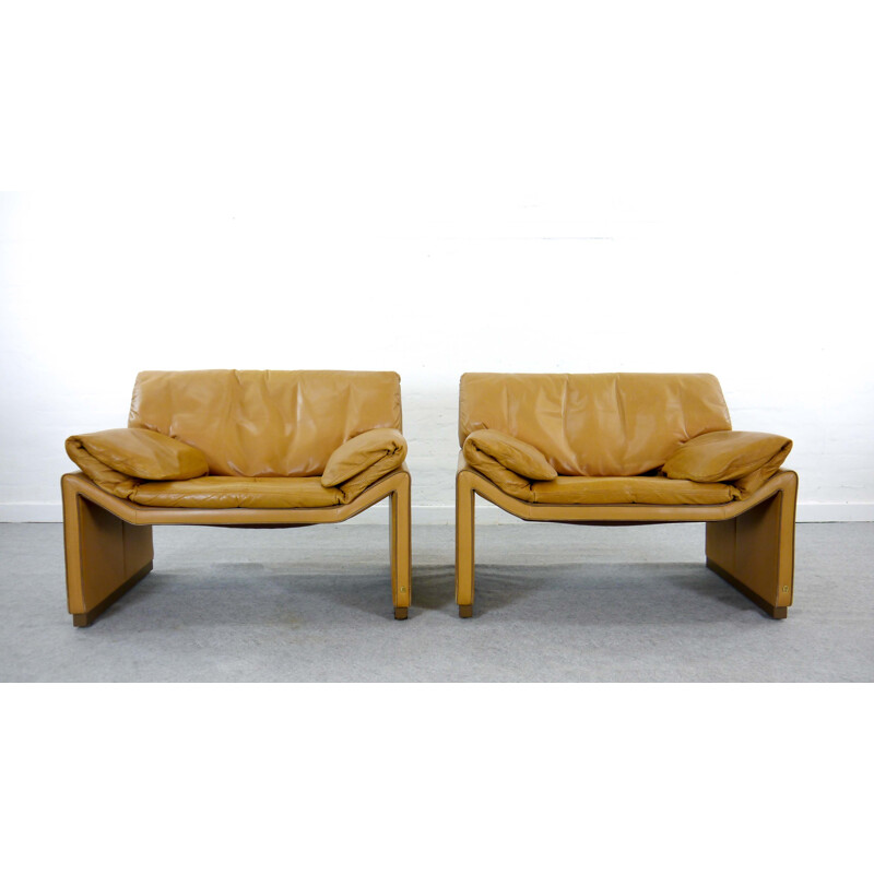 Set of 2 vintage armchair in cognac leather by Etienne Aigner