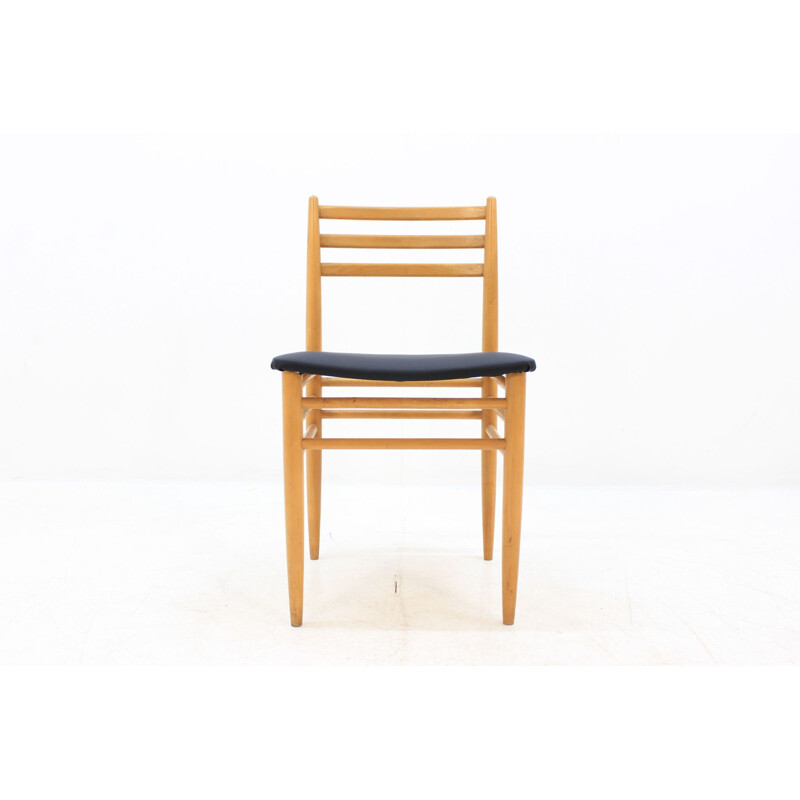 Suite aus 4 skandinavischen Vintage-Stühlen