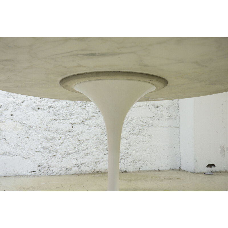 Vintage Tulip table in Calacatta marble by Eero Saarinen for Knoll