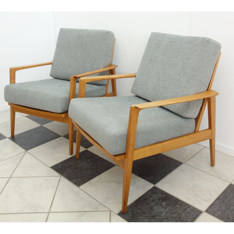 Suite de 2 fauteuils vintage gris en bois, par Knoll Antimott